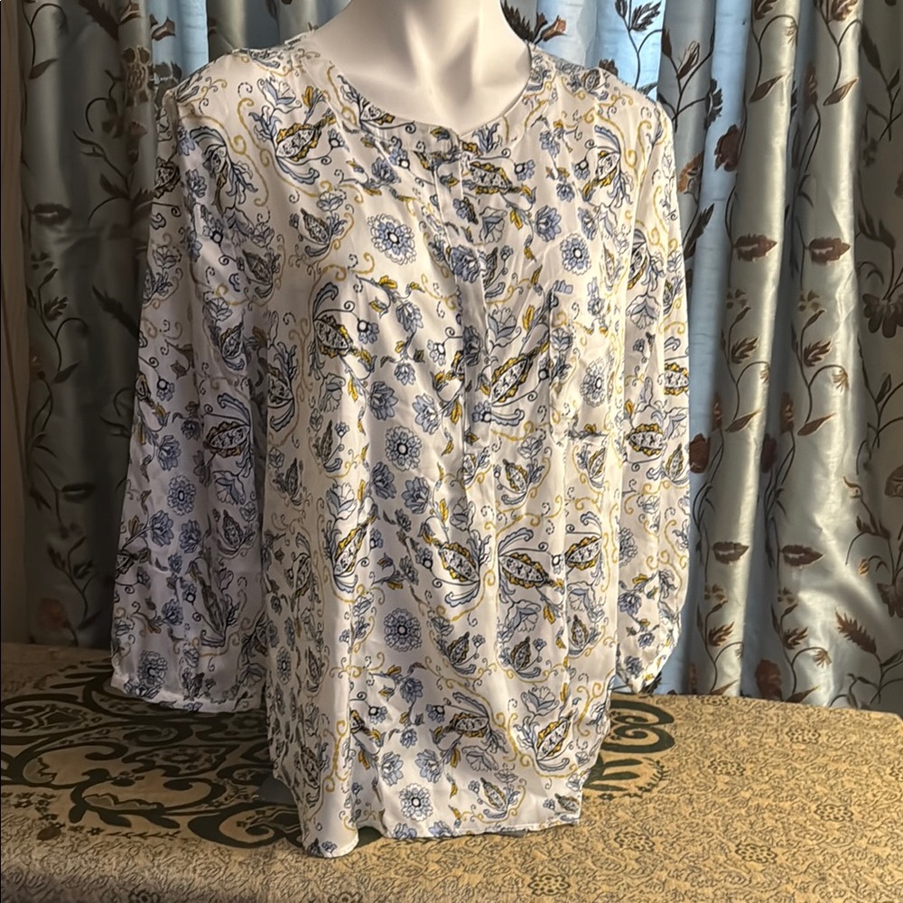 Liz Claiborne White Relaxed Blouse